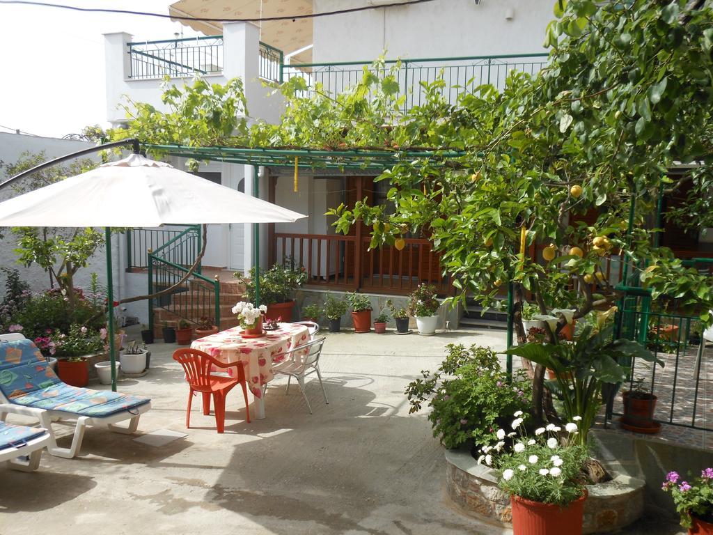 Pansion Pandora Apartment Skiathos Town Room photo