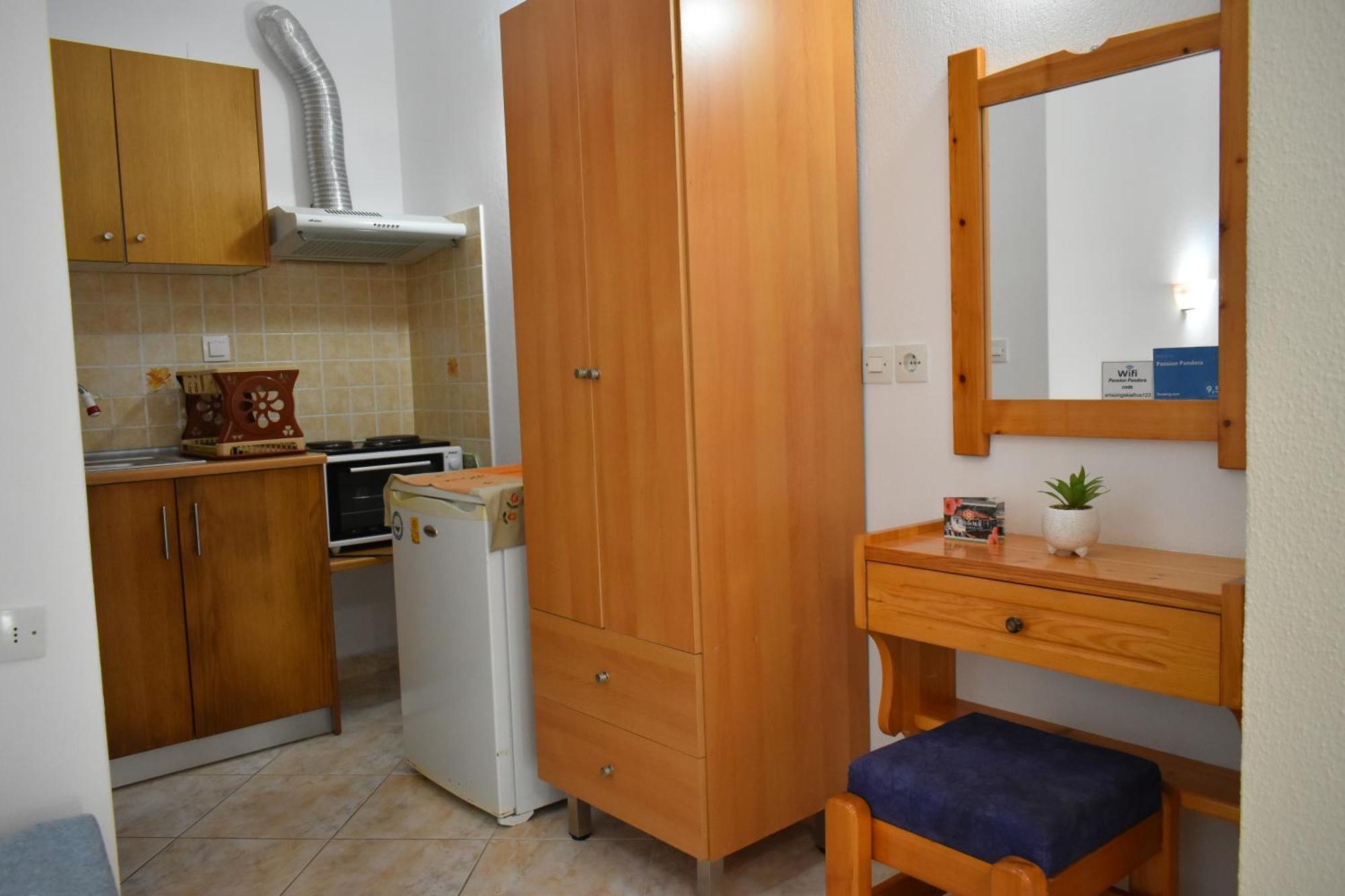 Pansion Pandora Apartment Skiathos Town Exterior photo
